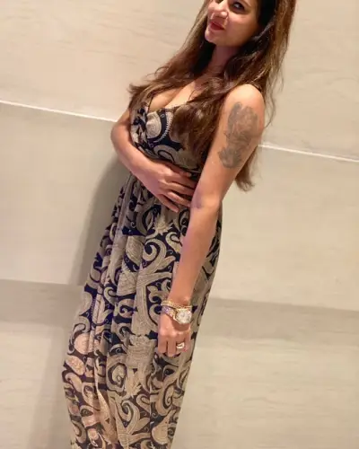 Nawagarh Escort
